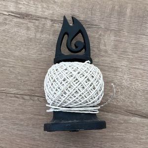 Vintage cast iron string dispencer Welch Design Victoria‎ England 5” H